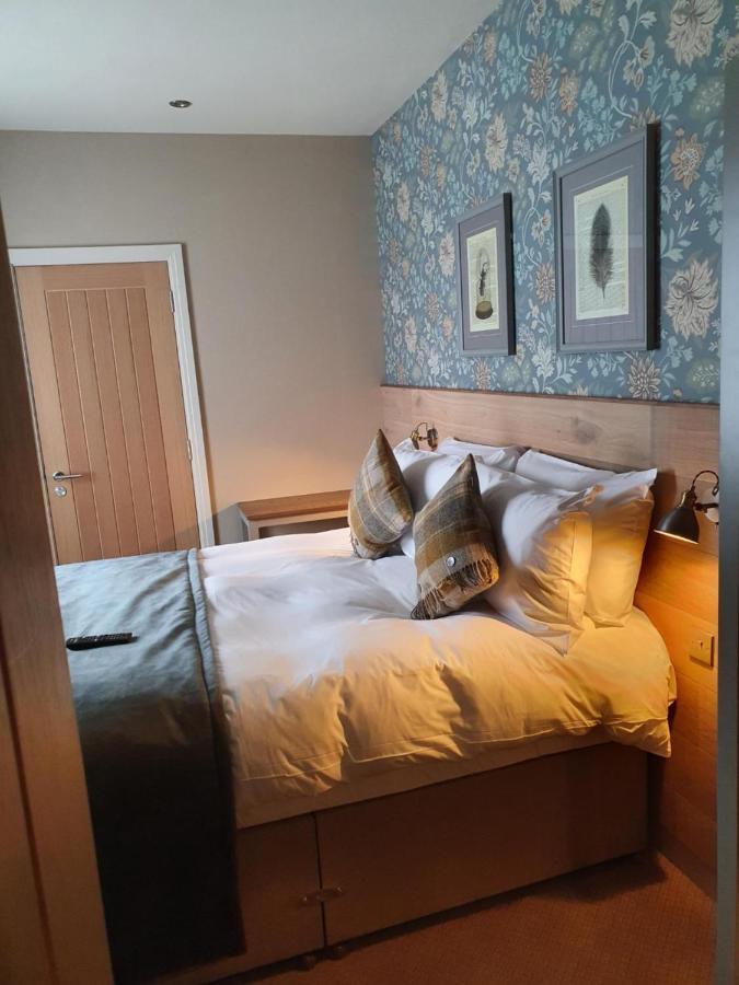 Hotel Old Swan à Gargrave Extérieur photo