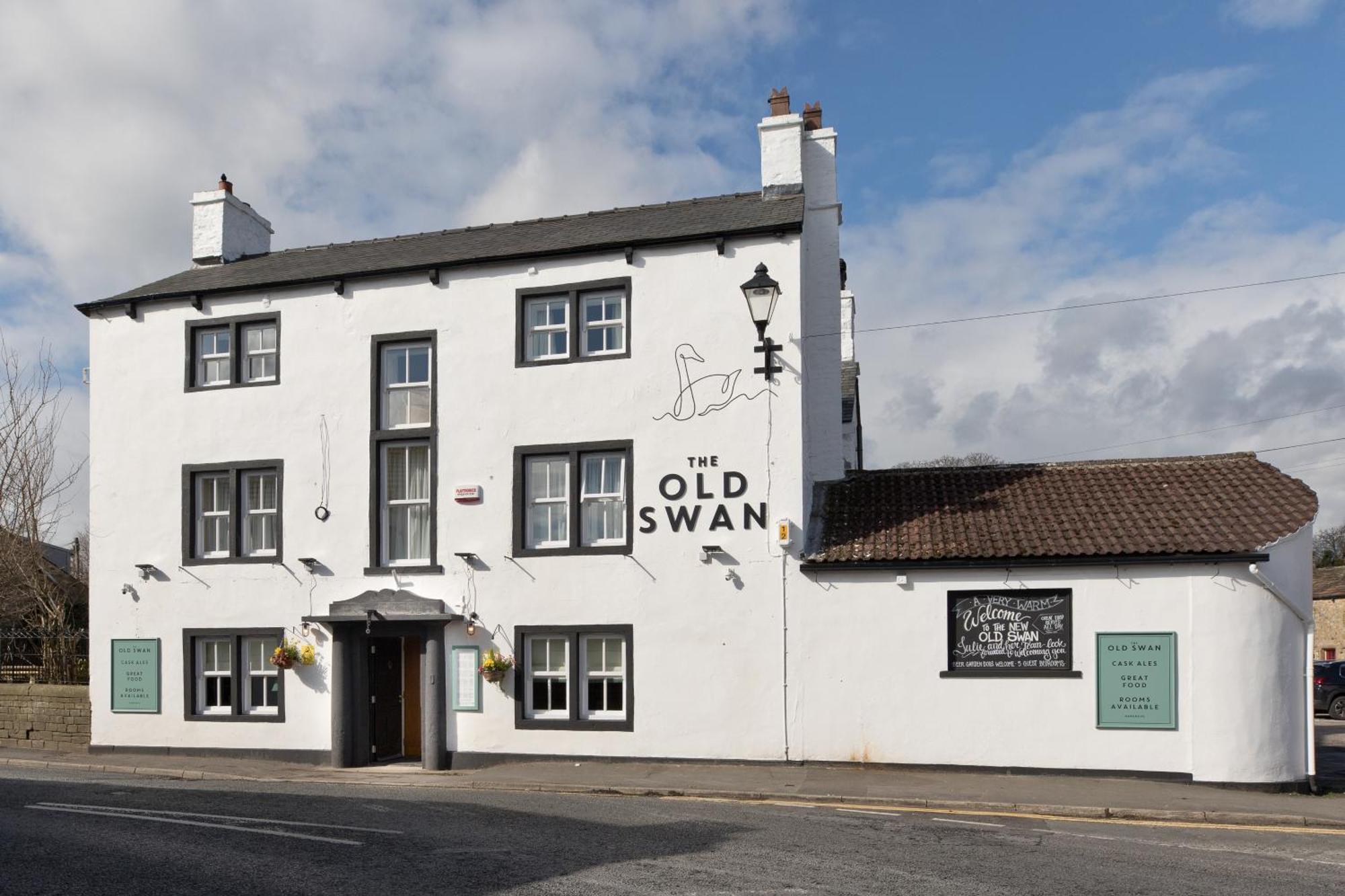Hotel Old Swan à Gargrave Extérieur photo